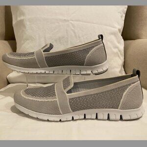 Women's ZERØGRAND Slip-On Loafer / 10.5M / Gray